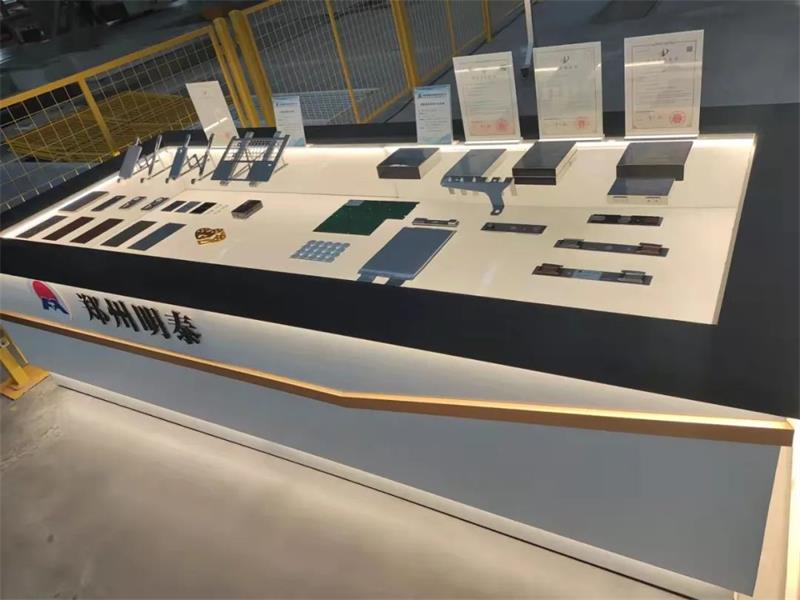 河南省委書(shū)記樓陽(yáng)生、省長(zhǎng)王凱蒞臨明泰鋁業(yè)子公司明晟新材料參觀調(diào)研